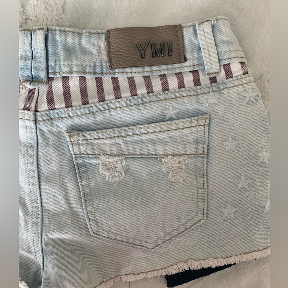 Patriotic Jean shorts - Picture 5 of 7